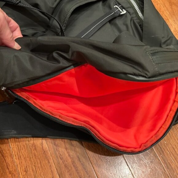 Lululemon Backpack - olive - Picture 8 of 9